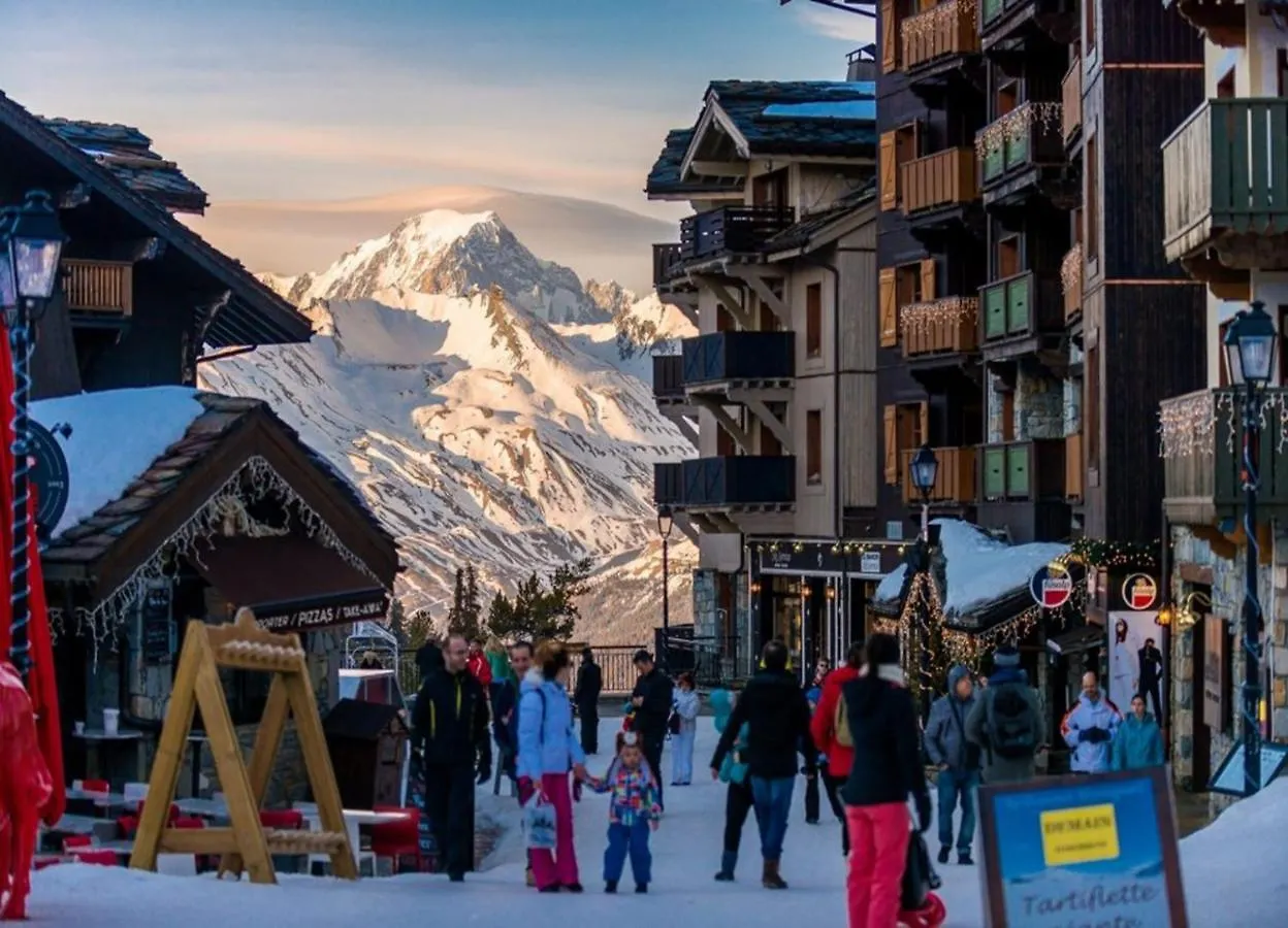 Arc 1950 Appt Luxe 2-4Pers -Skis Aux Pieds-Spa-Piscines Interieure Et Exterieure-Sauna-Hammam Les Arcs  0*, Les Arcs (Savoie) Francja
